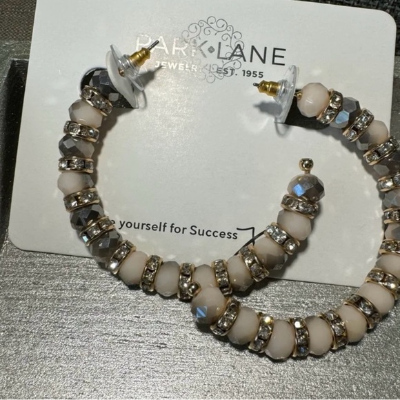 Park Lane Wonderland Earrings Cream - Picture 1 of 3